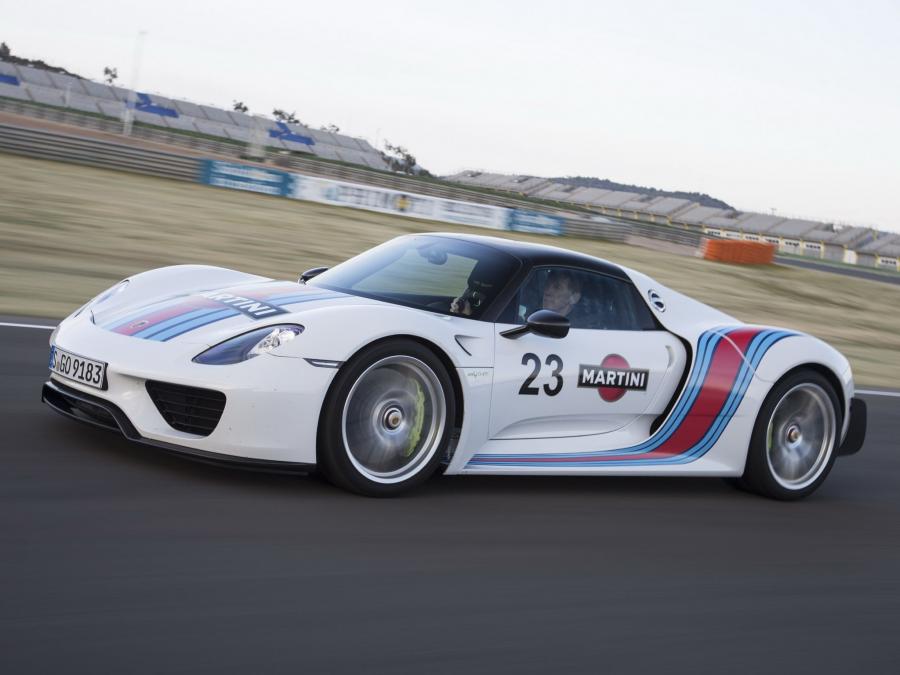  Porsche 918 Spyder Weissach Package 2014 года  (фото 9 из 18)